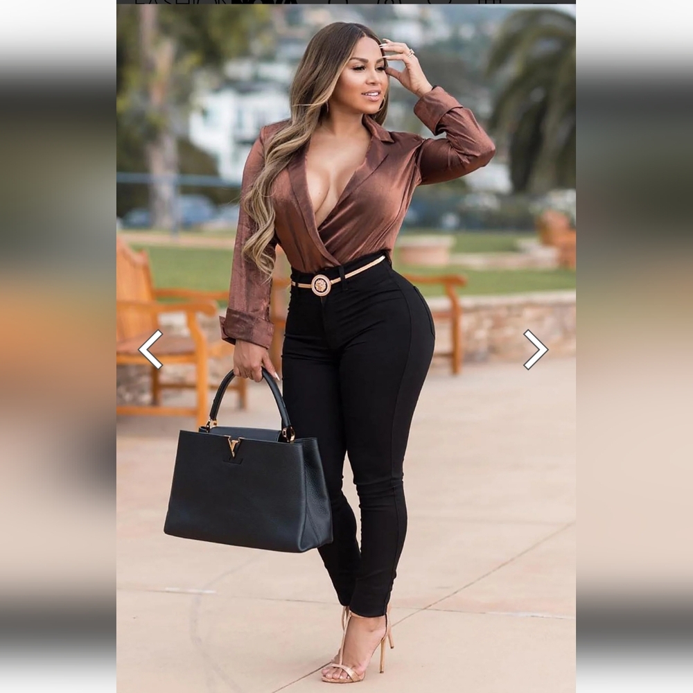 Classic High waisted skinny jeans in Black! Size 15! FASHION NOVA